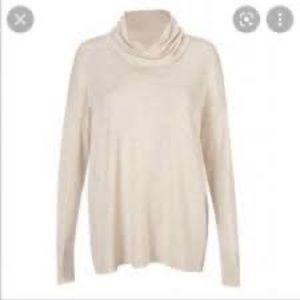 CAbi Fall 20 Ease Turtleneck size XL
